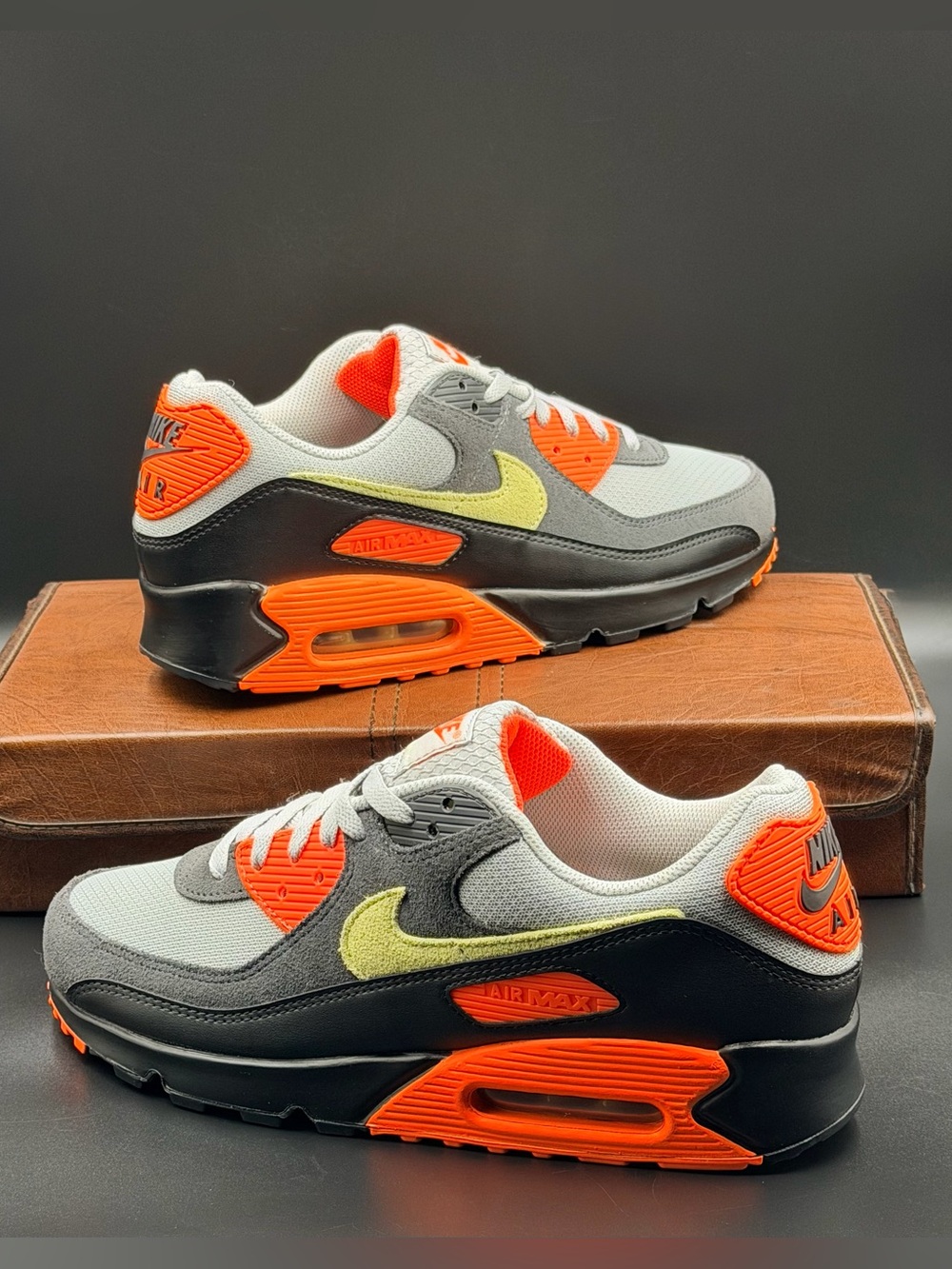 Nike Air Max 90 'Smoke Grey Hyper Crimson'